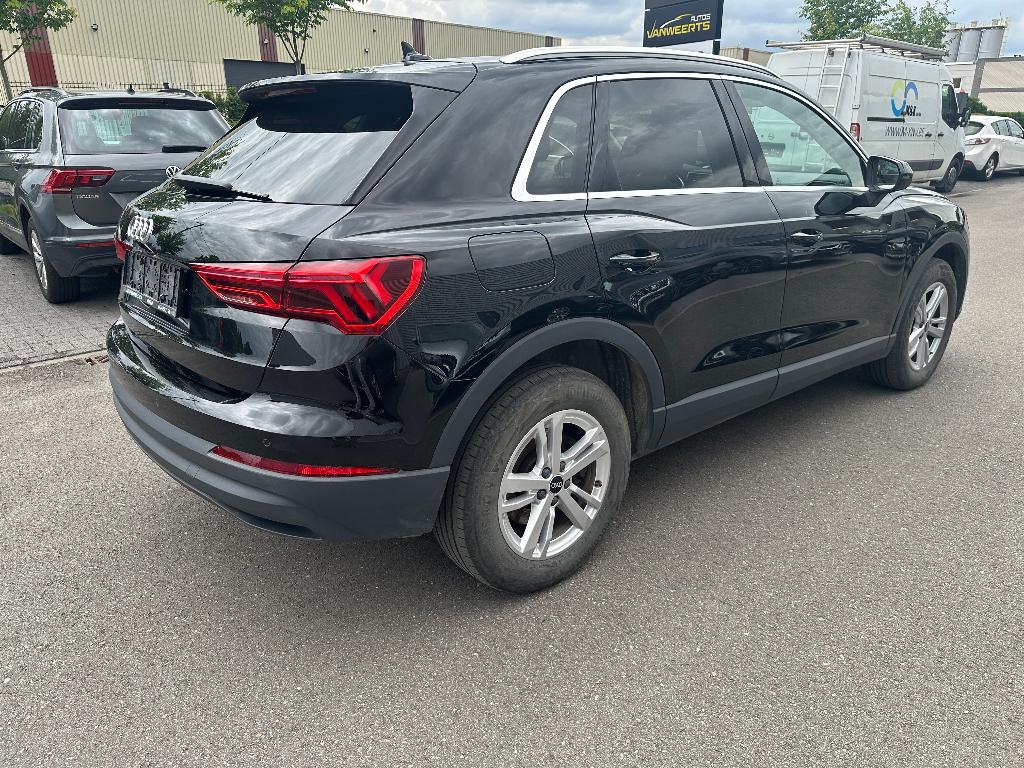 Audi Q3,1.4 benzine + elektrisch plug-in hybride, PANO DAK, Auto's, Parkeersensor, 4 cilinders, Zwart, Leder