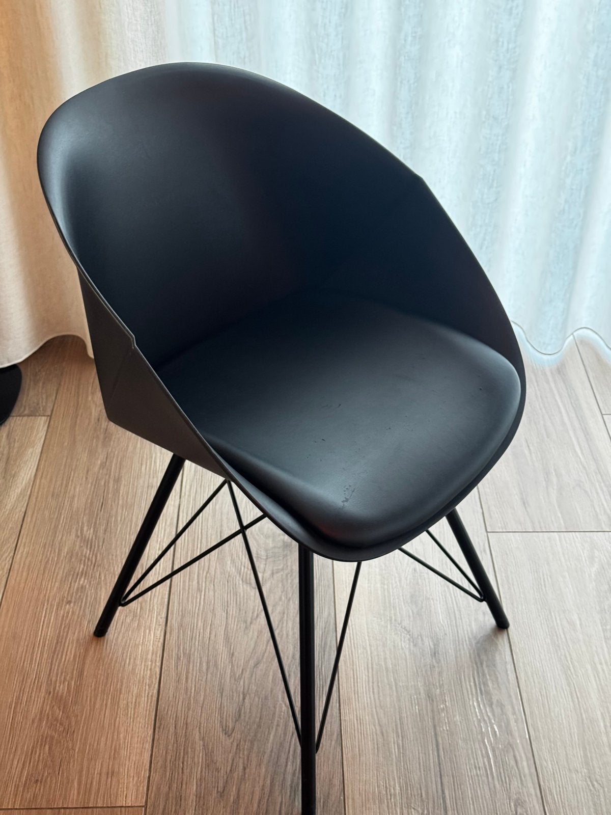 8 zwarte kuipstoelen te koop, Huis en Inrichting, Ophalen, Gebruikt, Kunststof, Zwart