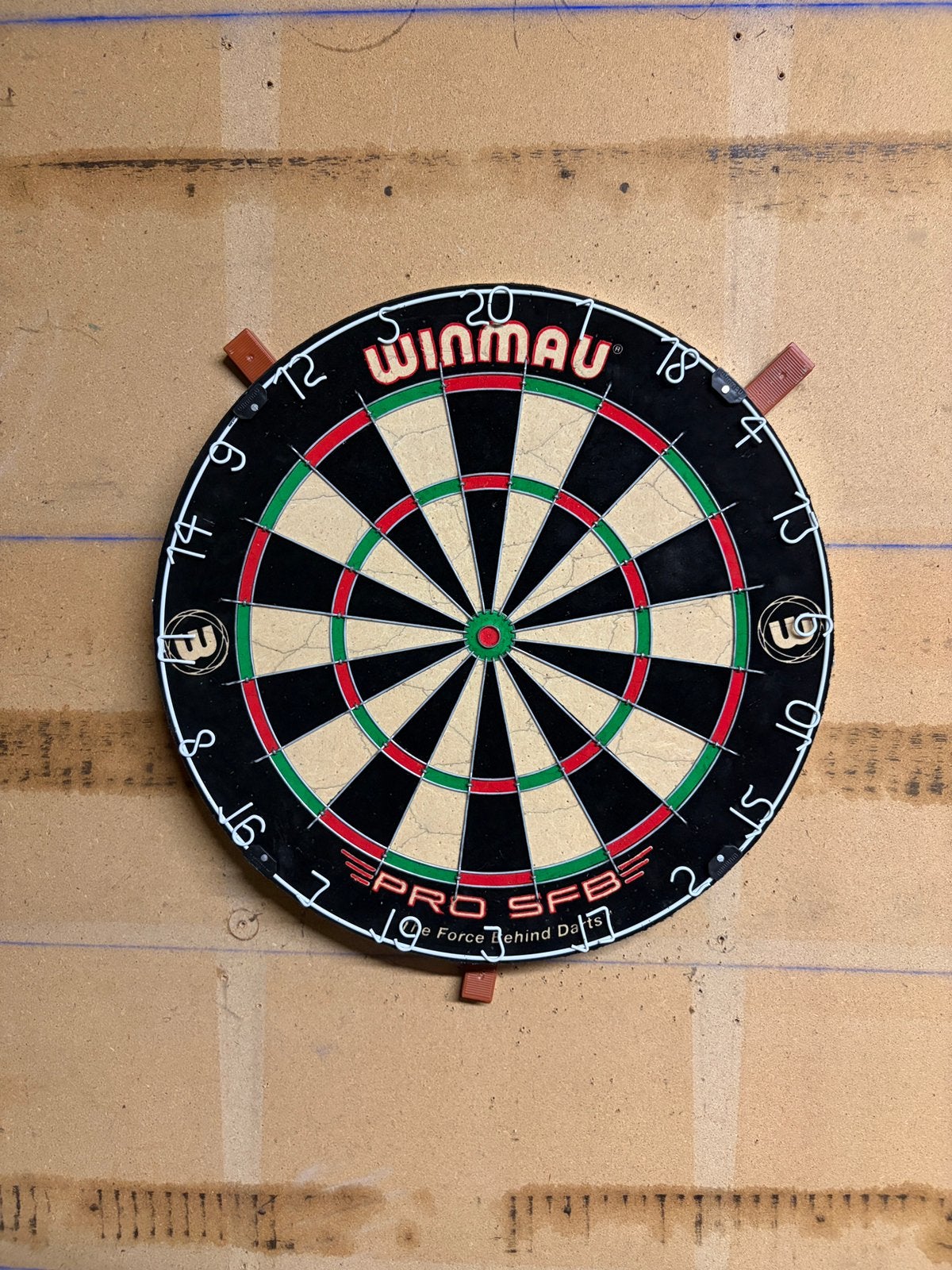 Winmau Pro SFB dartbord, Sport en Fitness, Ophalen of Verzenden, Zo goed als nieuw, Dartbord