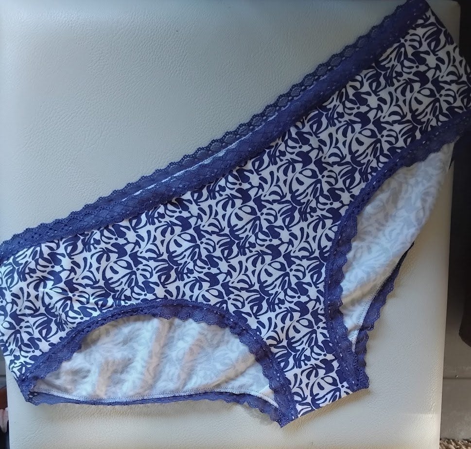 Damesslip,wit en blauw motief,katoen,maat:XL., Kleding | Dames, Insua, Ophalen of Verzenden, Overige kleuren, Slip