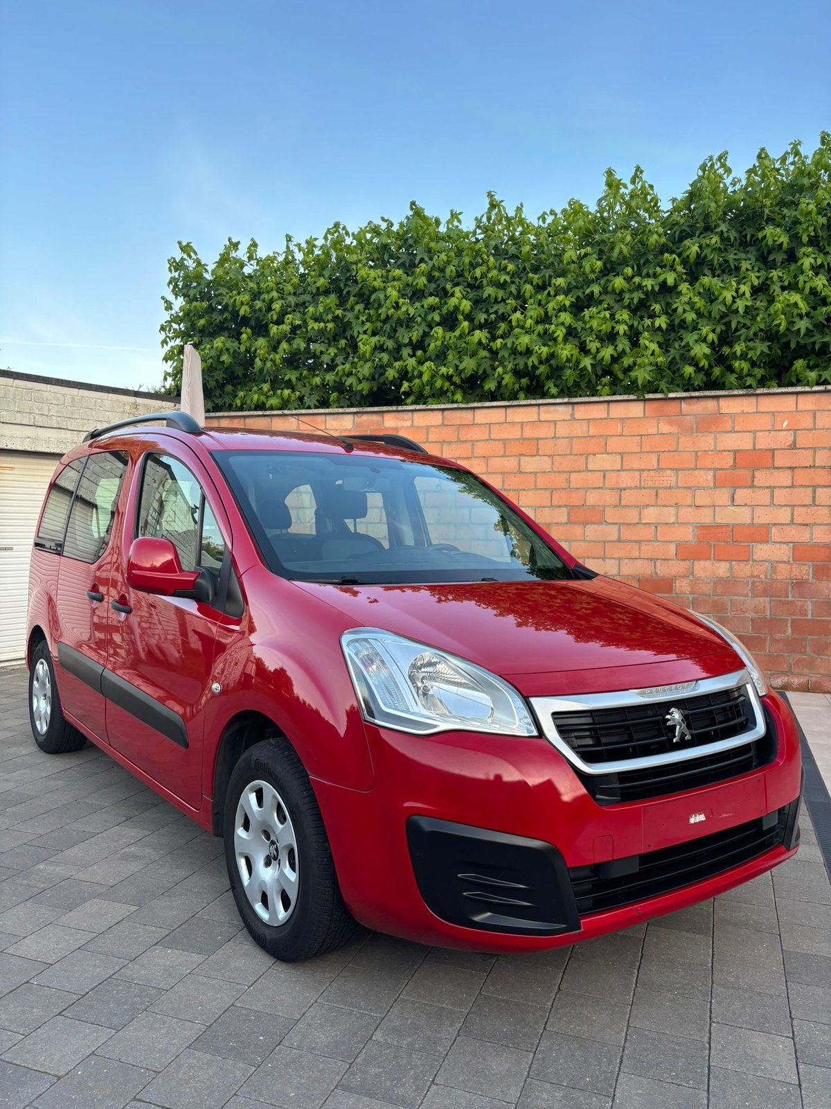 Te koop Peugeot partner tepee euro6b benzine, Auto's, Voorwielaandrijving, Euro 6, 4 cilinders, 72 kW