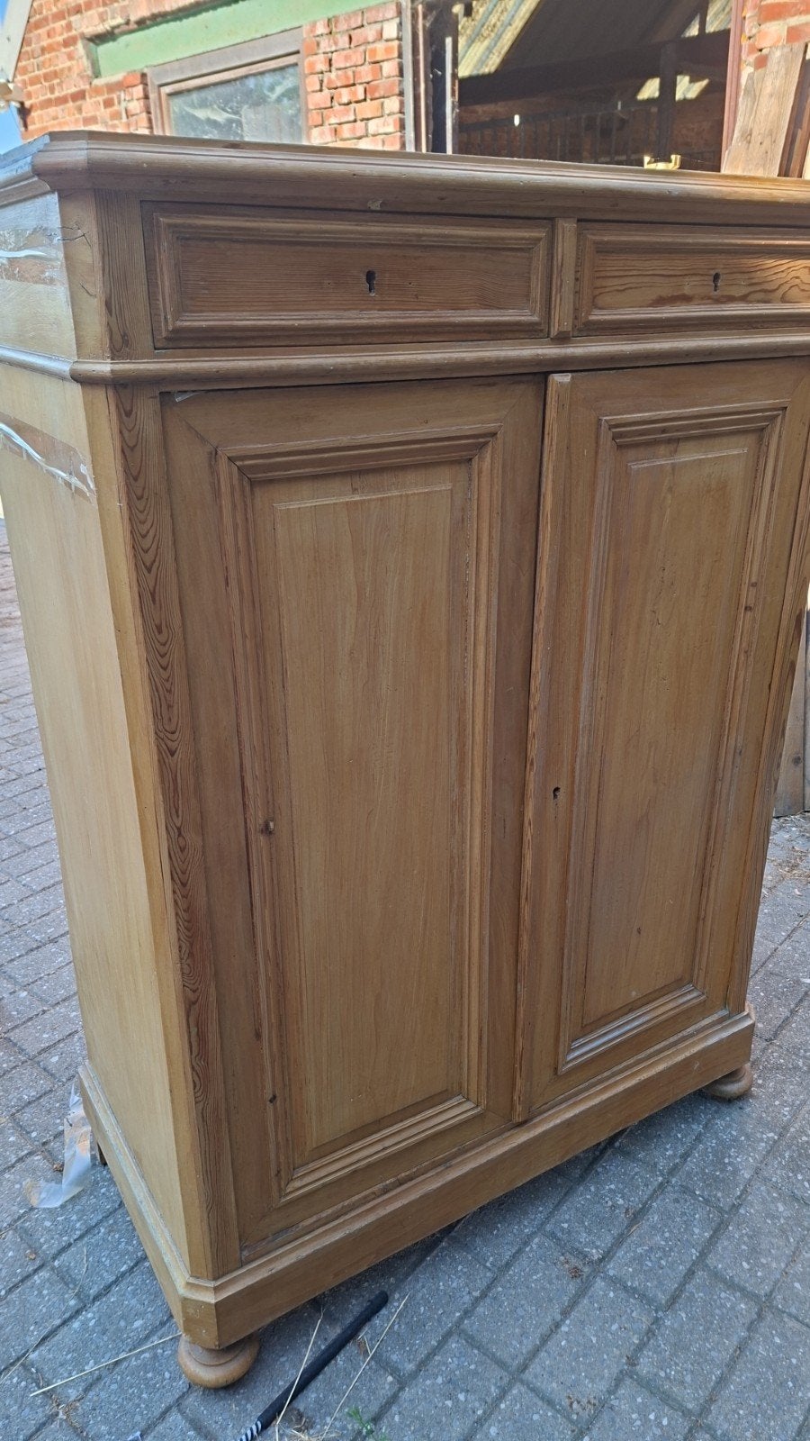 Grenen kast, Ophalen