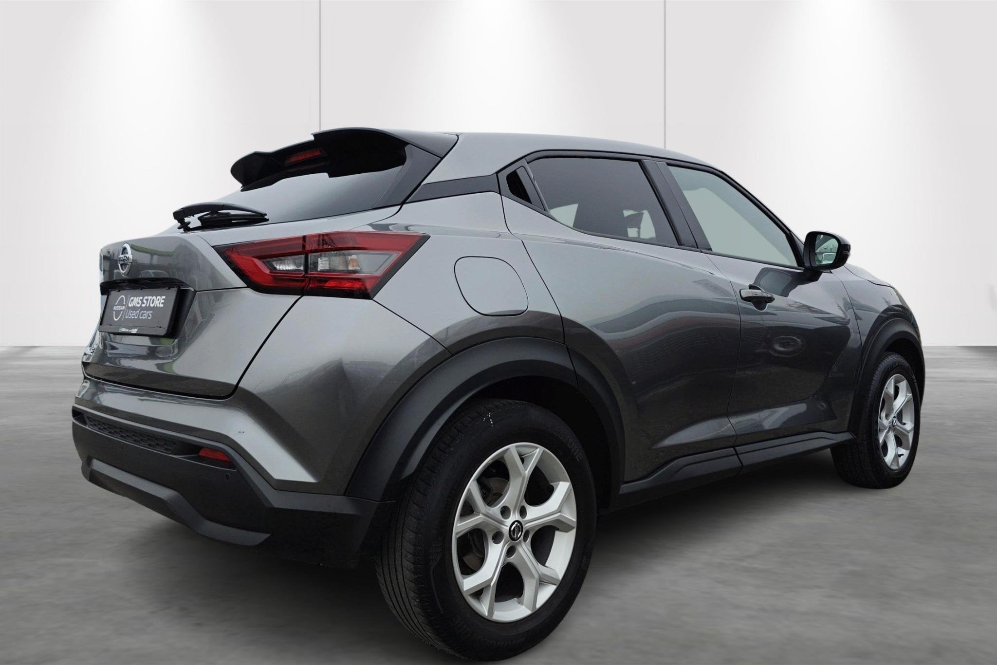 Nissan Juke 1.0 DIG-T 114 N-Connecta - incl 2 jaar KARE, Auto's, Voorwielaandrijving, Stof, Zwart, 1257 kg