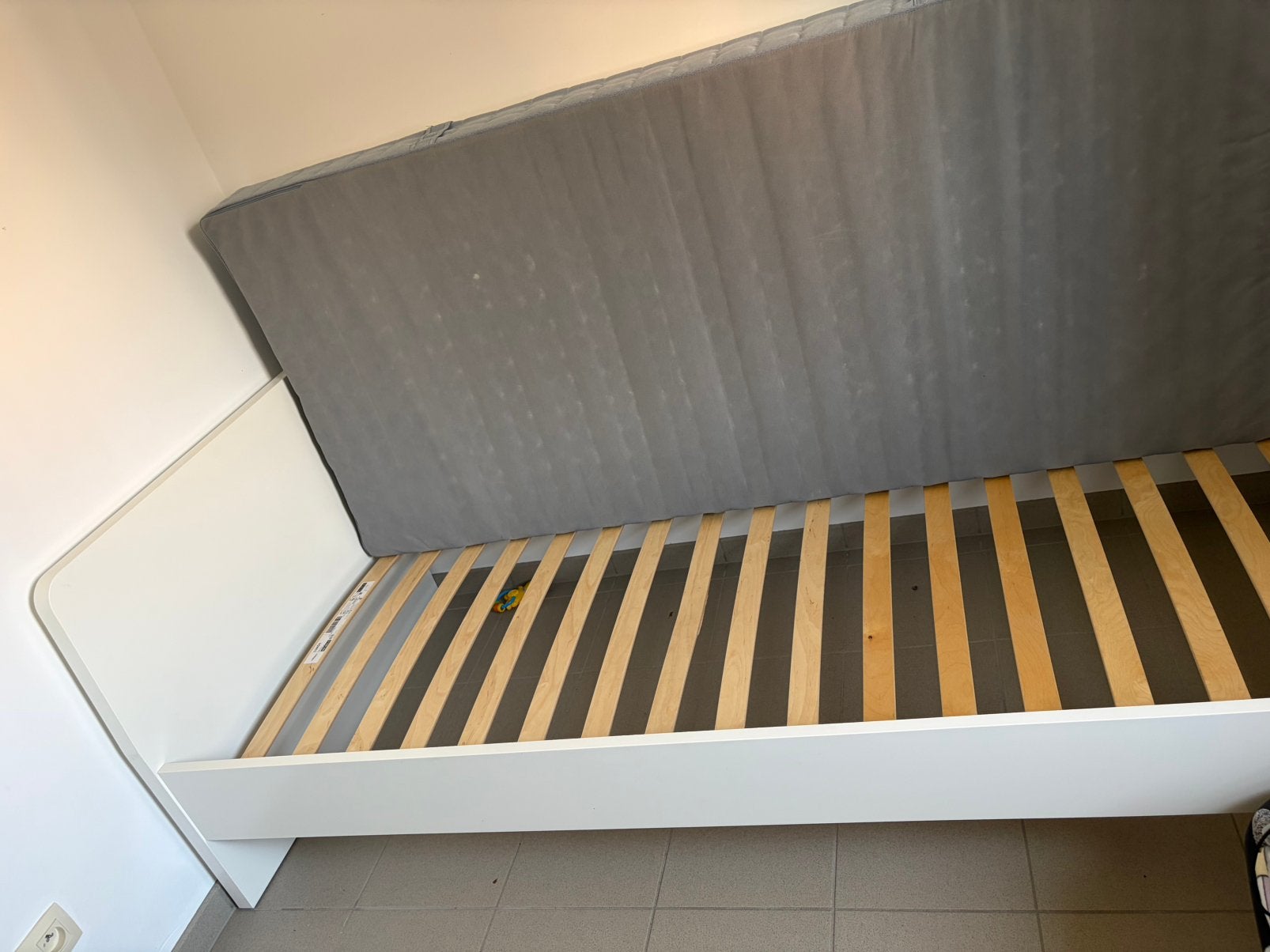 1 persoons bed ikea, Kinderen en Baby's, Ophalen, Zo goed als nieuw