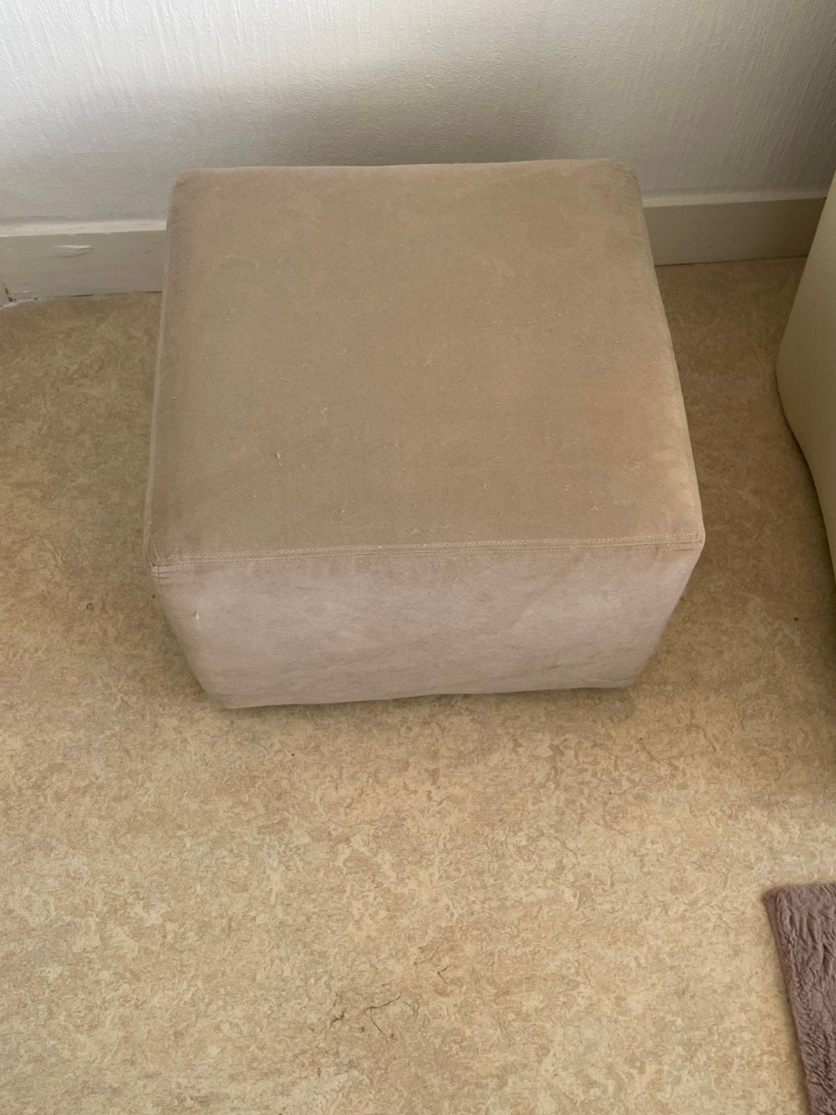2 poufs a donner, Ophalen, Zo goed als nieuw