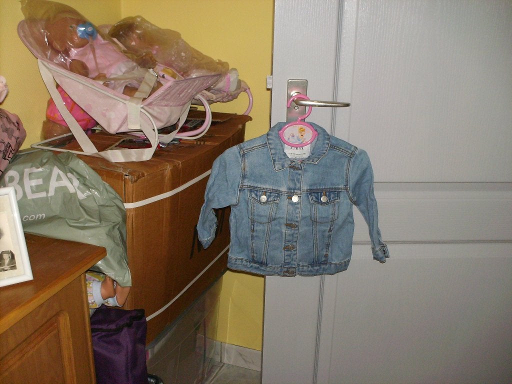 a vendre veste bébé en jean, Enfants & Bébés, Enlèvement ou Envoi, Neuf, Fille, Pull ou Veste