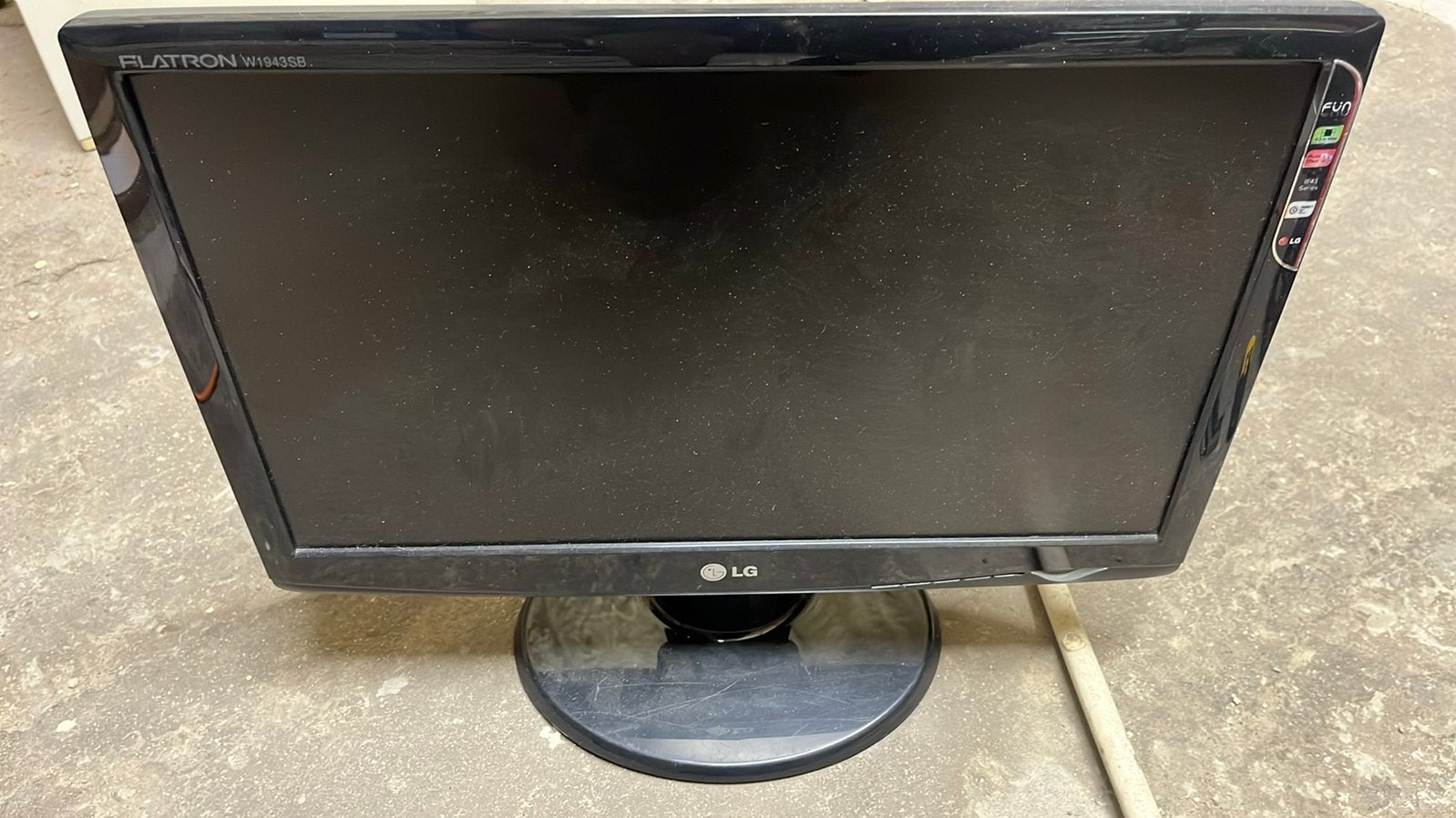 LG monitor 19 Inch VGA aansluiting, Ophalen, Gebruikt, VGA