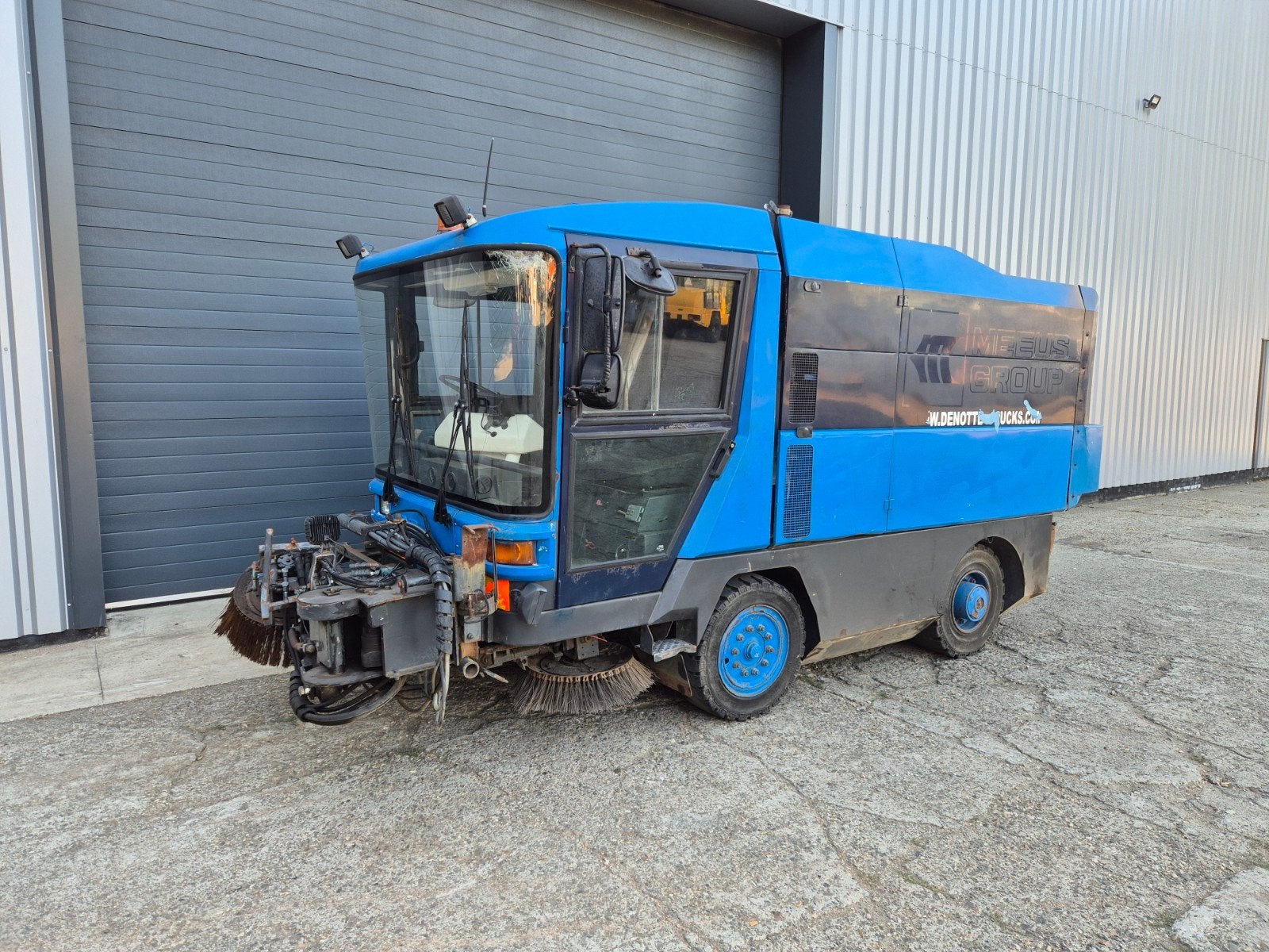 Ravo Veegmachine Veegwagen, Ophalen