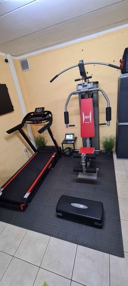 Banc de muscu multi gym pro, Sports & Fitness, Équipement de fitness, Enlèvement, Neuf