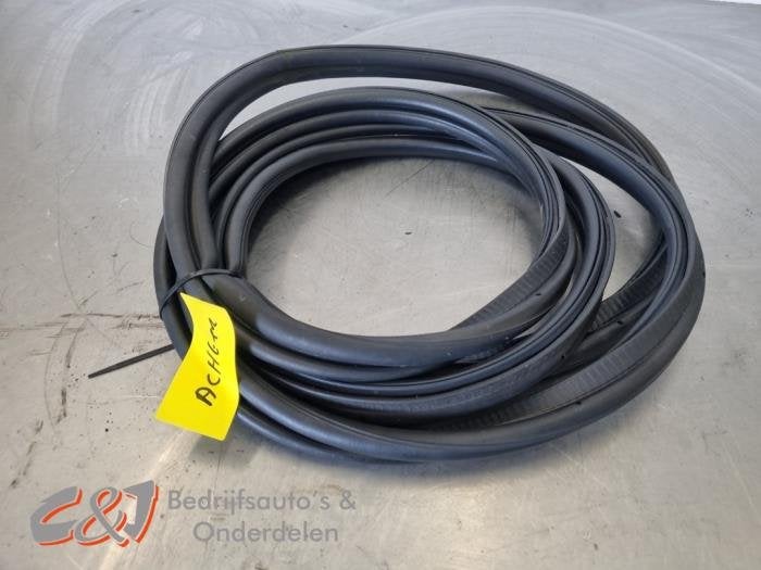 Kofferdeksel Rubber van een Peugeot Partner, Auto-onderdelen, Carrosserie, Gebruikt, -, -, Ophalen of Verzenden