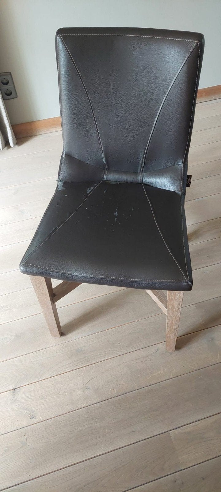 GRATIS AF TE HALEN: 6 stoelen, Ophalen, Kunststof, Gebruikt, Bruin