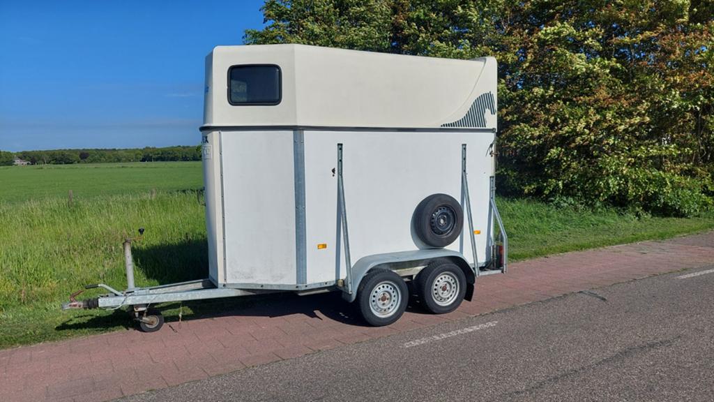1,5 paards trailer, Enlèvement, Polyester