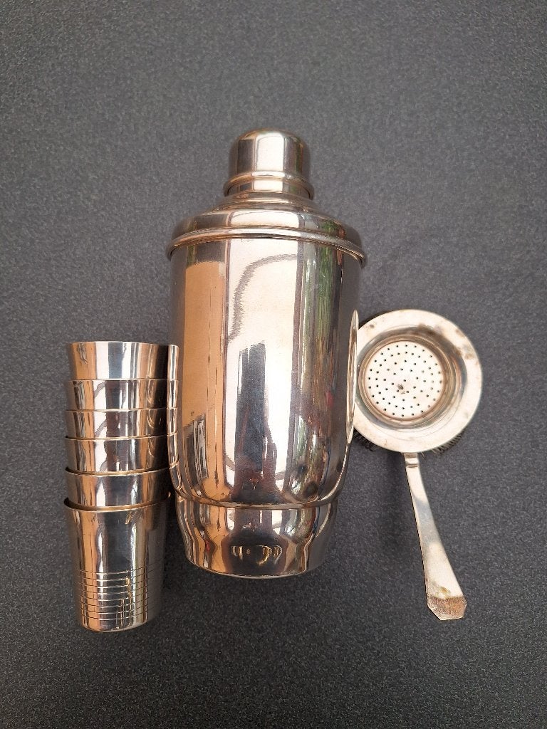 Shaker Wiskemann et 6 timbales métal argenté, Ophalen of Verzenden, Zilver