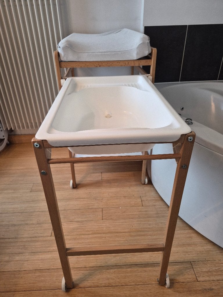 Table à langer + baignoire en bois, Enfants & Bébés, Enlèvement, Utilisé, Baignoire, Autres marques