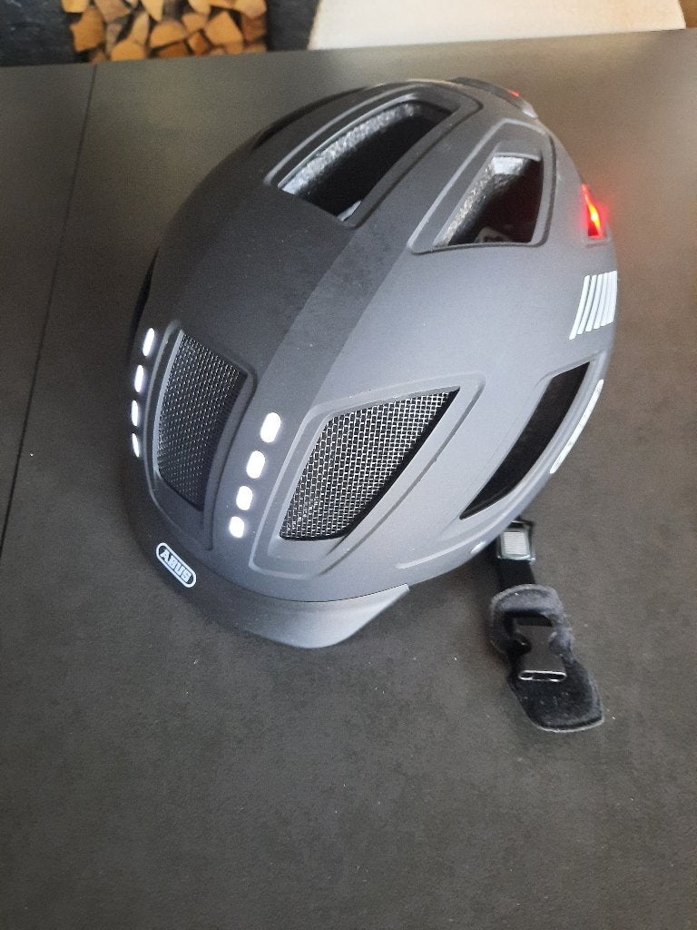 Fietshelm abus met verlichting, Fietsen en Brommers, Ophalen, Zo goed als nieuw, XL