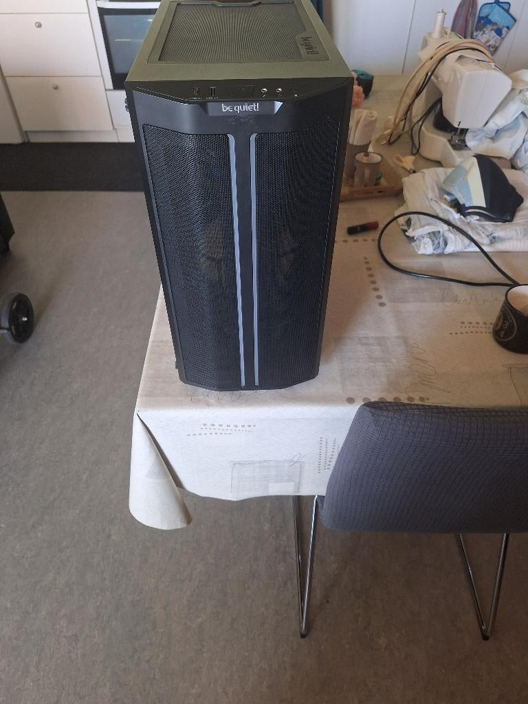 Mid tier game pc, 8 GB, Ophalen of Verzenden, Zo goed als nieuw, Gaming