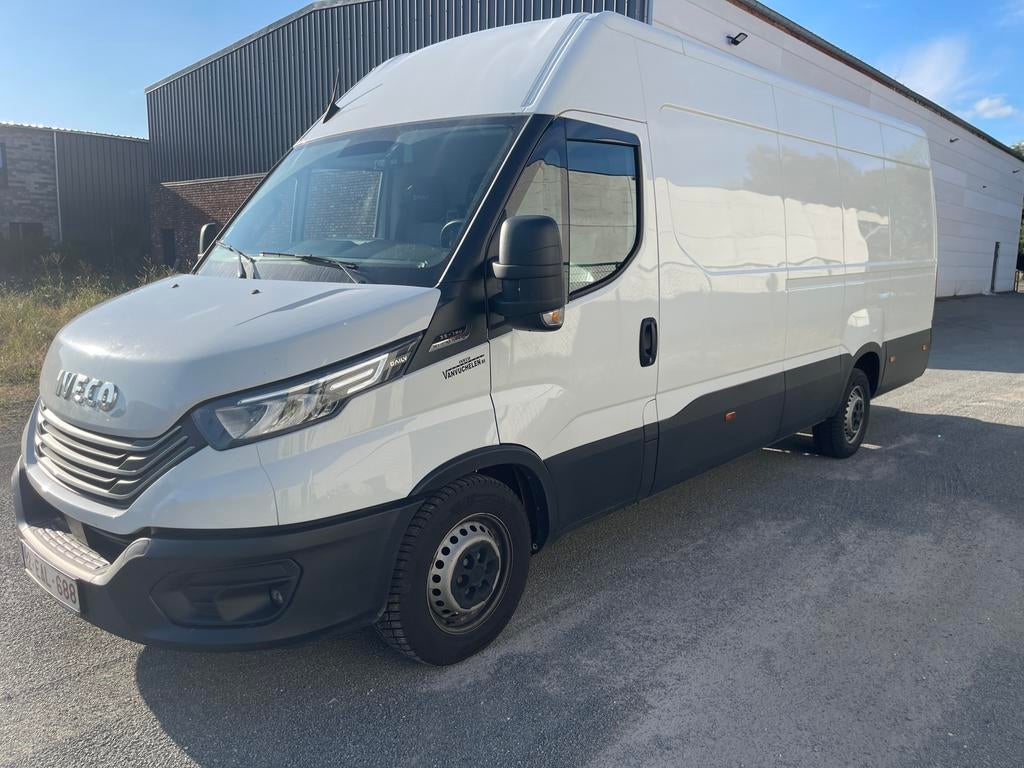 Iveco 35 -180 HI Matic L4, Autos, Camionnettes & Utilitaires, Euro 6, Entretenue par le concessionnaire, Noir, 5 portes