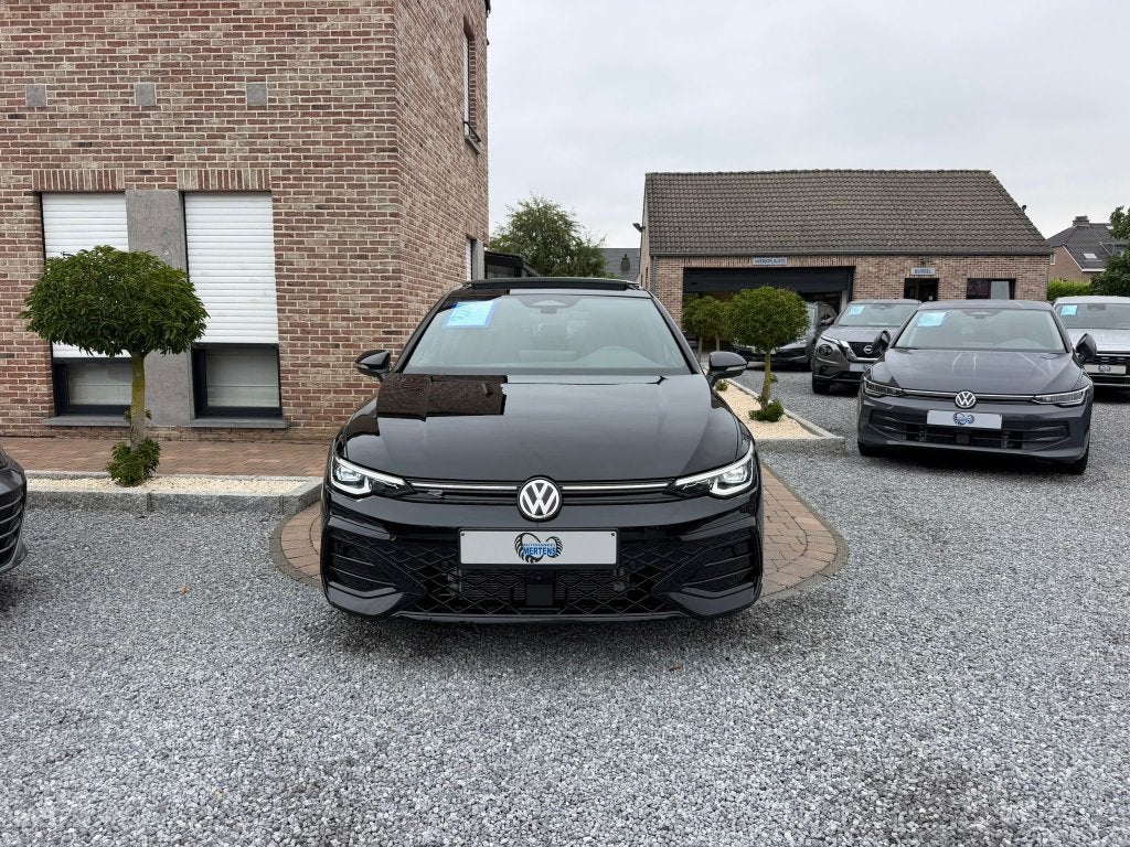 Volkswagen Golf VIII 1.5 eTSI R-Line PANO H/KARDON 360CAM, Auto's, Volkswagen, Automaat, 1498 cc, 4 cilinders, Lichtsensor