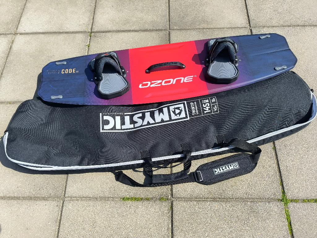 kitesurf set board + trapeze, Watersport en Boten, Kitesurfen, Zo goed als nieuw, Kitesurf-set, Twintip, Ophalen