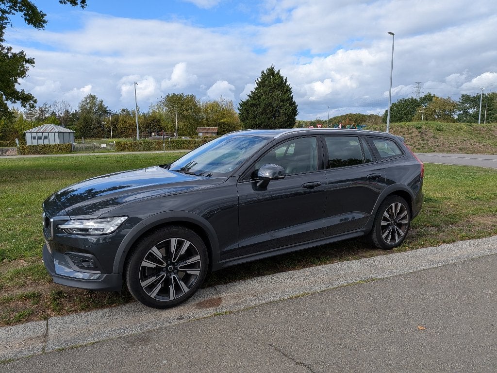 Volvo V60 Cross Country 2.0 D4 AWD Pro Geartronic, Auto's, Automaat, Dealer onderhouden, 4 cilinders, 1969 cc