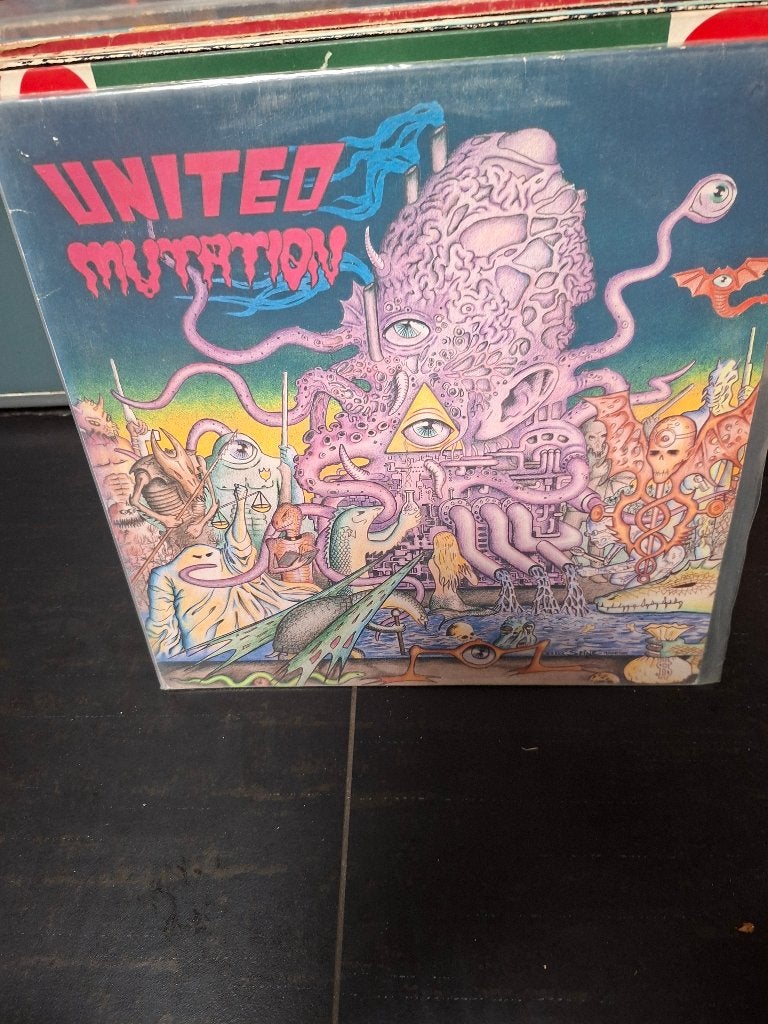 lp - united mutation - freaks out - vak 9, Enlèvement ou Envoi, Comme neuf, Housse de protection extérieure, Hardcore