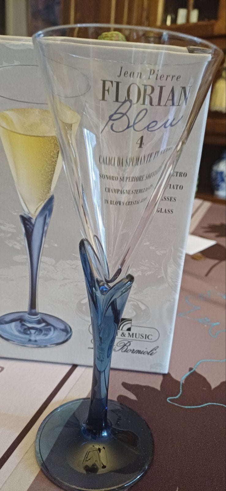 Champagne glazen, Ophalen