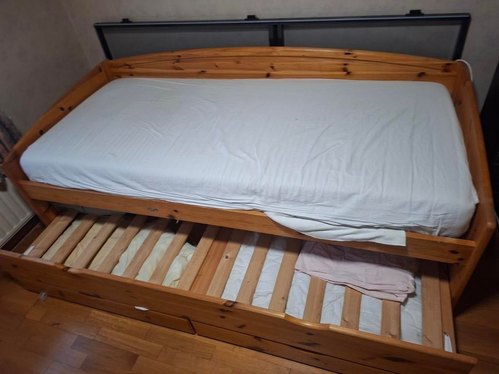 Lit simple, avec un deuxième toboggan, Enlèvement