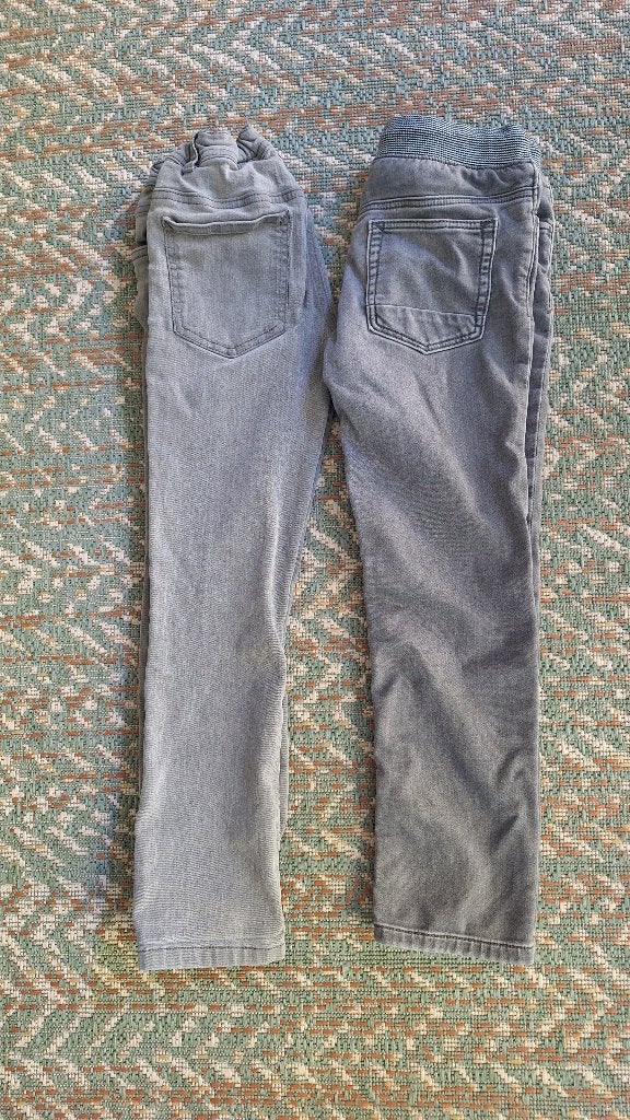 2 grijze jeansbroeken maat 134, Broek, Gebruikt, C&A, Ophalen of Verzenden