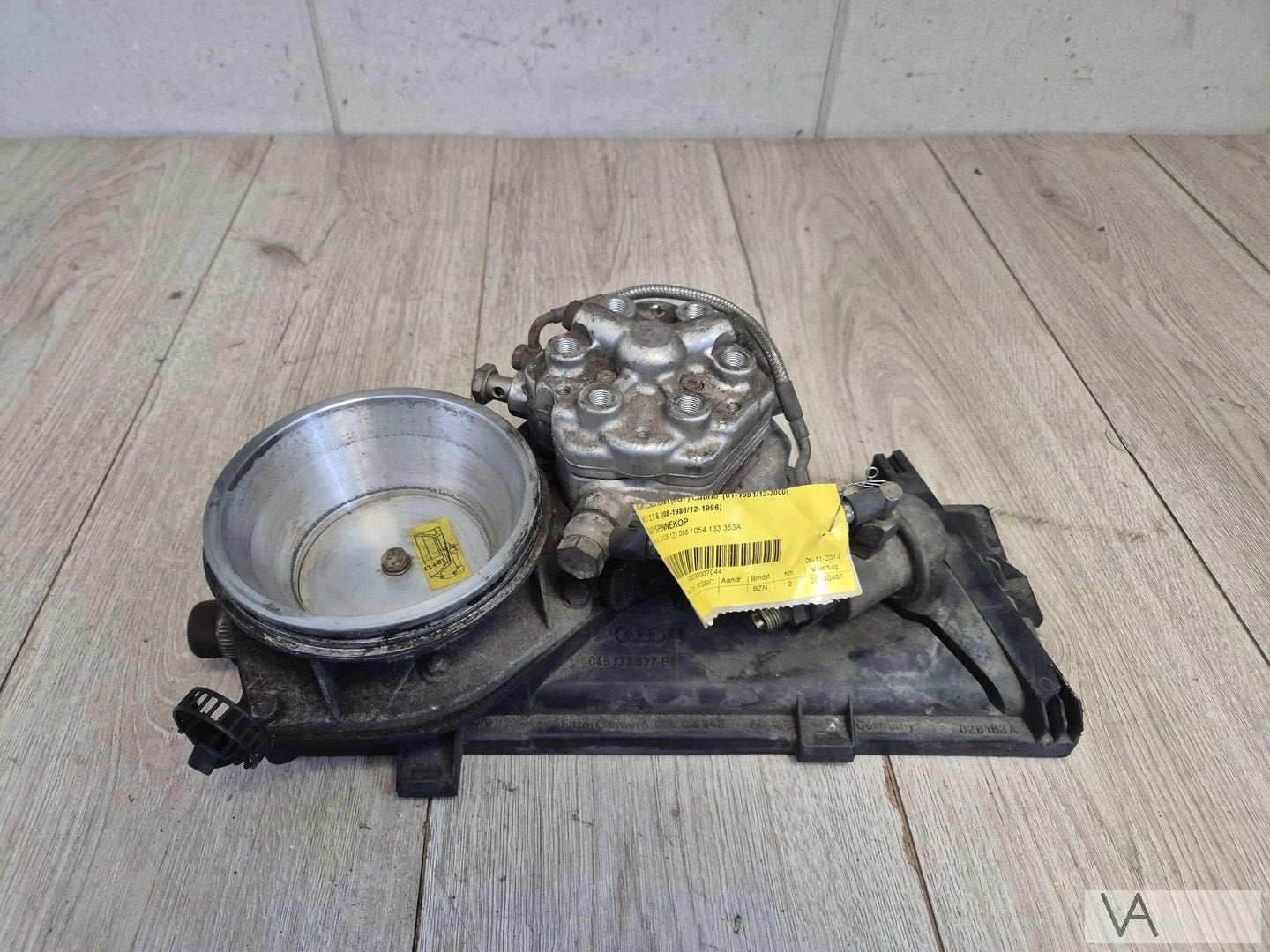 Spinnekop Audi 80 / 100 / Cabrio 2.3 K-jetronic 0438101029, Gebruikt, -, -, -