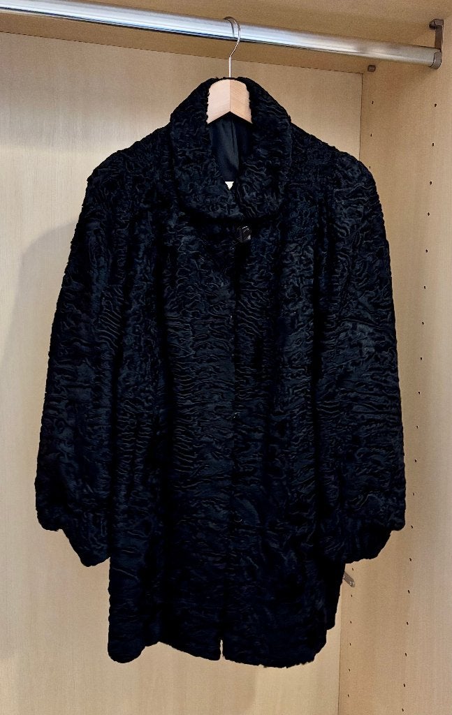Manteau astrakan, Enlèvement, Comme neuf, Taille 36 (S), Noir