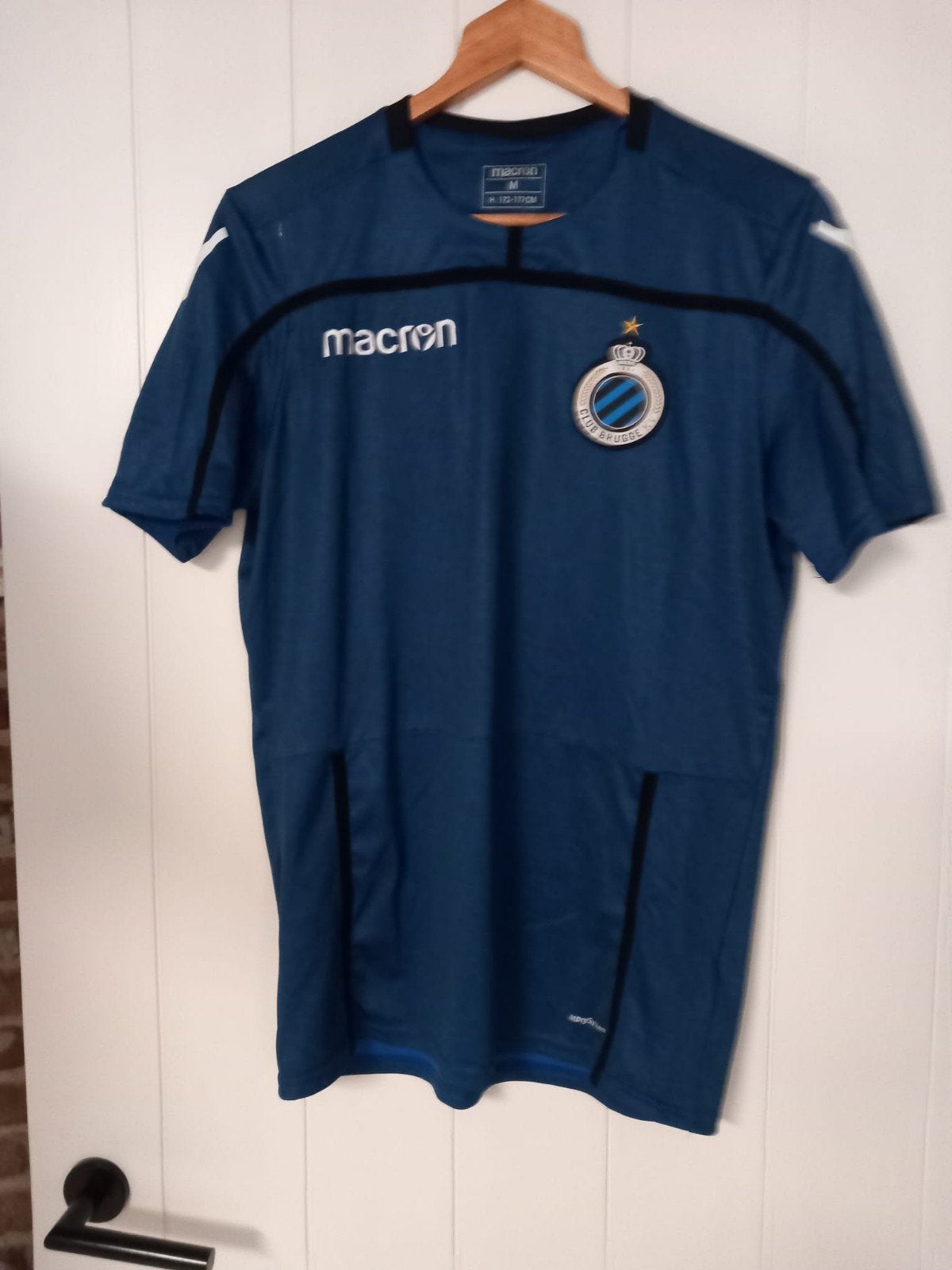Club Brugge truitje medium, Ophalen