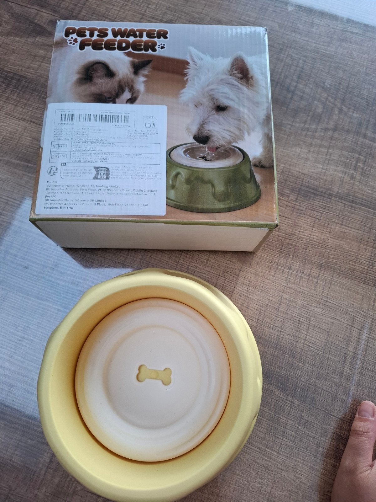 waterpot geel om niet heel de vloer nat te hebben, Dieren en Toebehoren, Kattenvoerbakken en Drinkbakken, Ophalen
