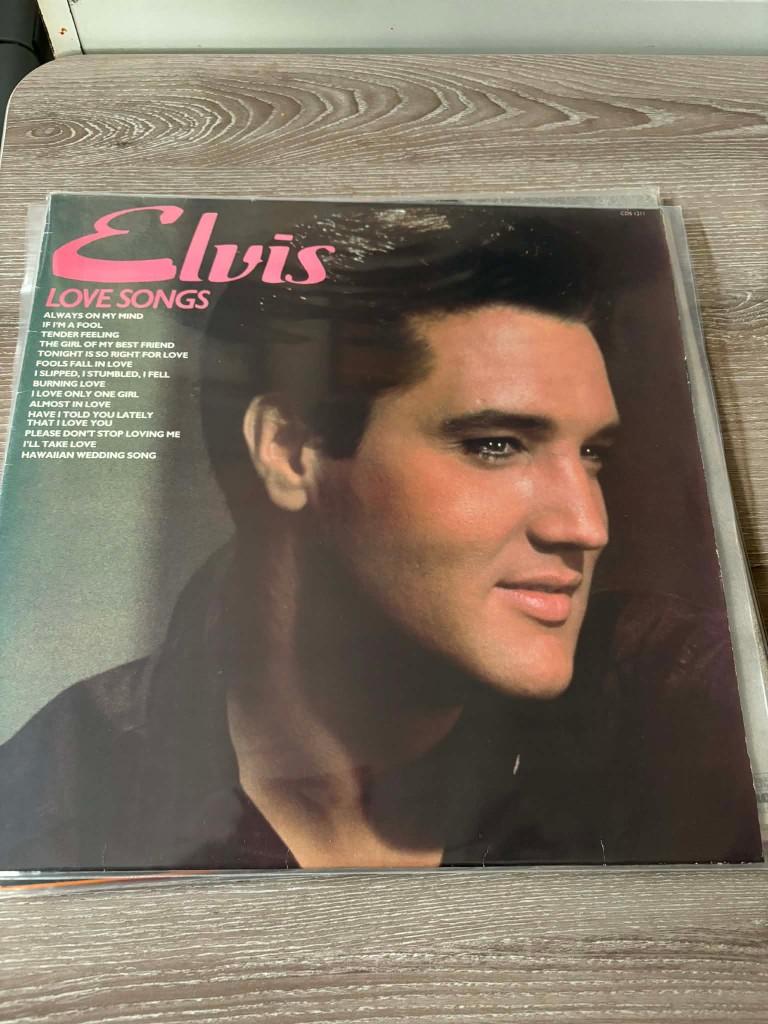 Elvis lp, love songs, Engelse persing, blue label. 5 euro., Gebruikt, Ophalen of Verzenden, Rock-'n-Roll, 12 inch