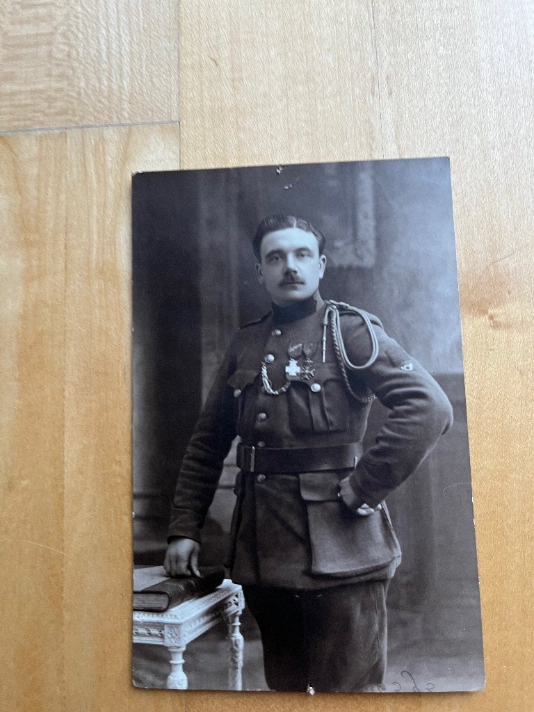 Oude postkaart met foto soldaat in uniform, Verzamelen, Ophalen of Verzenden, Landmacht, Foto of Poster
