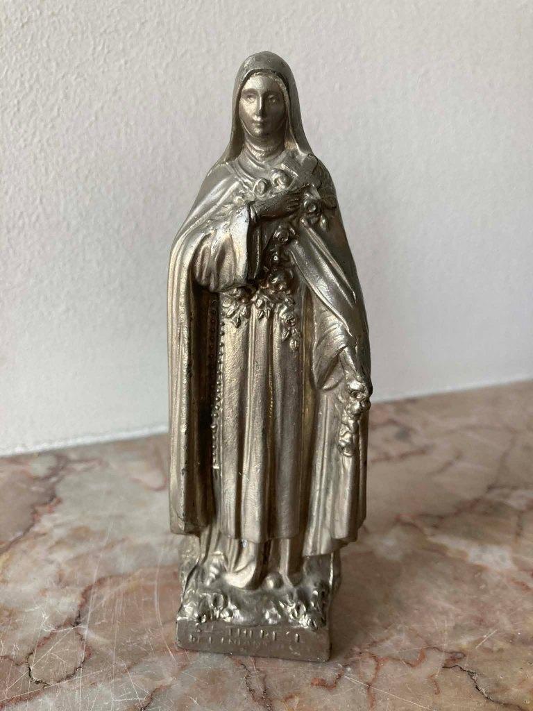 Beeldje heilige Theresia van Lisieux in metaal (14 cm), Ophalen of Verzenden, Gebruikt, Beeld(je), Christendom | Katholiek