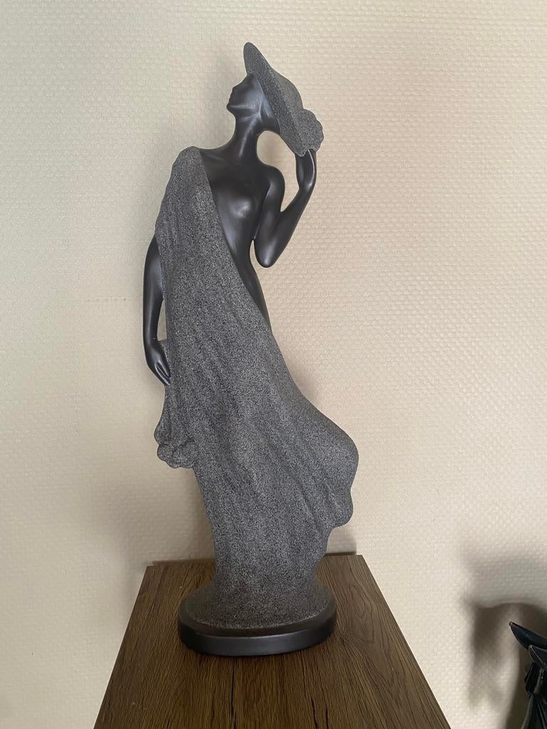Modern elegant damesbeeld 52cm, Ophalen