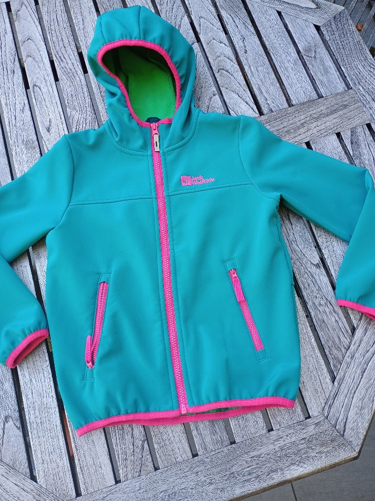 softshell jas Jack Wolfskin maat 128, Kinderen en Baby's, Jongen of Meisje, Jack Wolfskin, Ophalen of Verzenden, Zo goed als nieuw