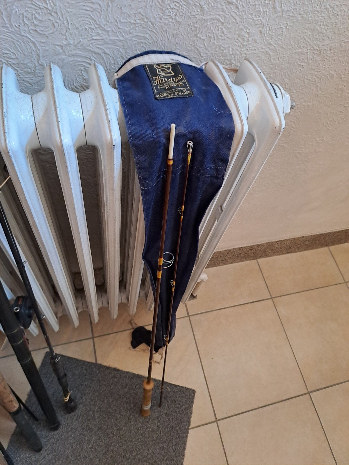 canne hardy, Enlèvement ou Envoi, Comme neuf, Canne à lancer