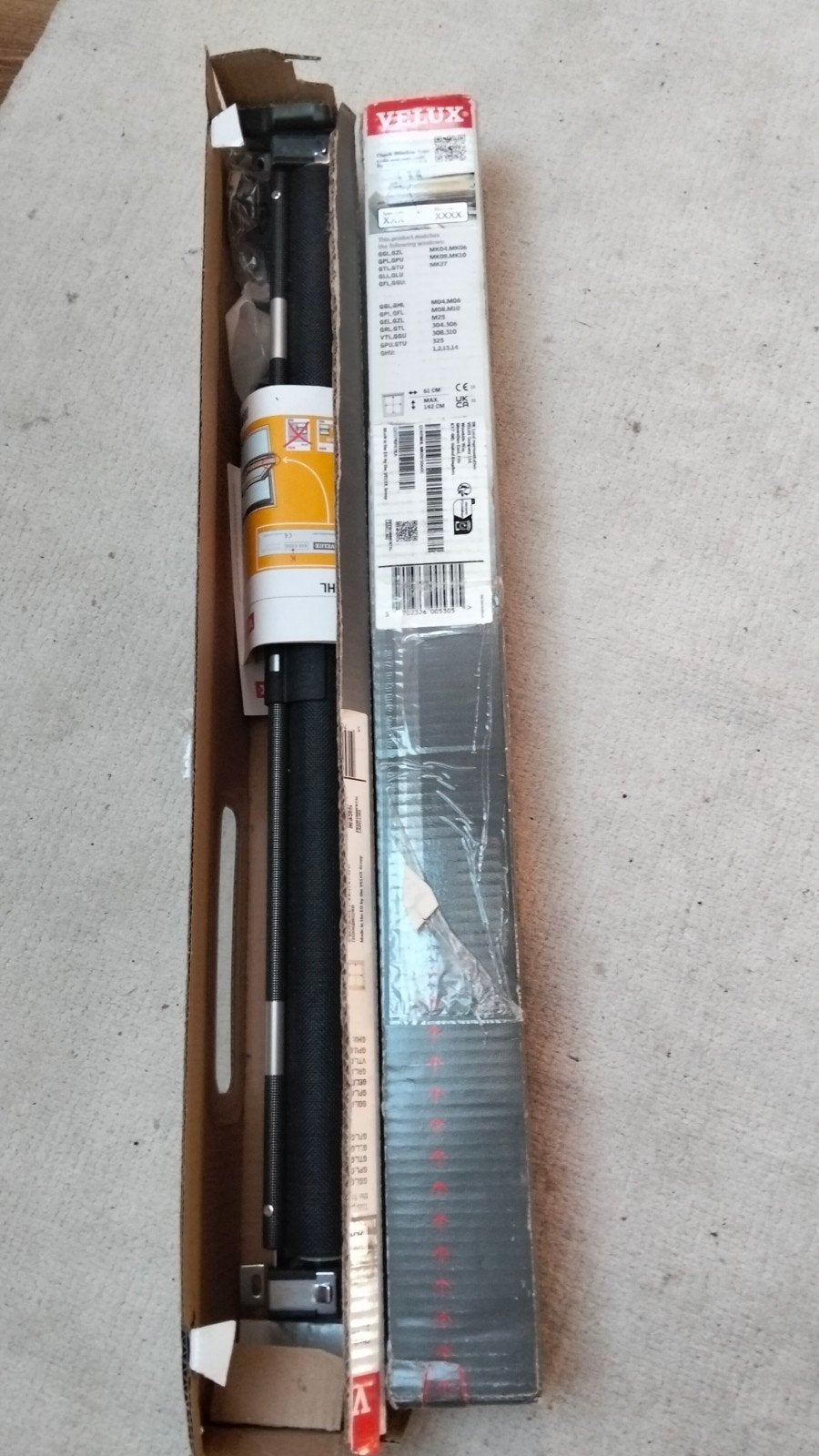 2 stores pare-soleil Velux 61x142cm, Enlèvement, Neuf