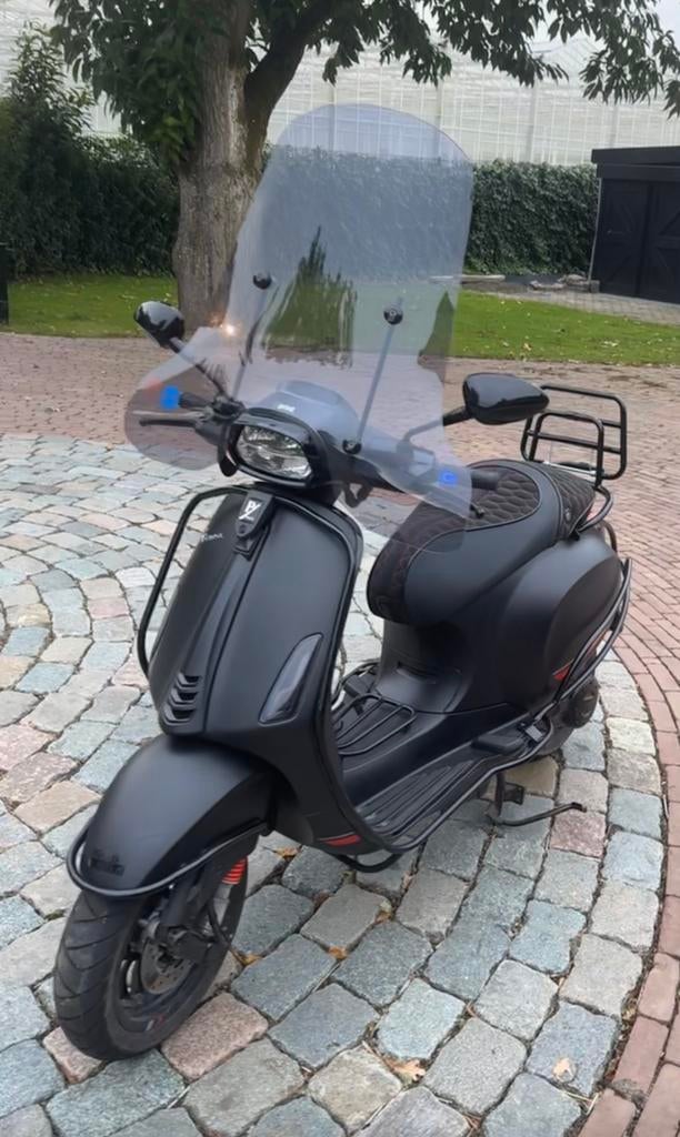 Vespa 50CC E5, Fietsen en Brommers, Scooters | Vespa, Ophalen, Zo goed als nieuw