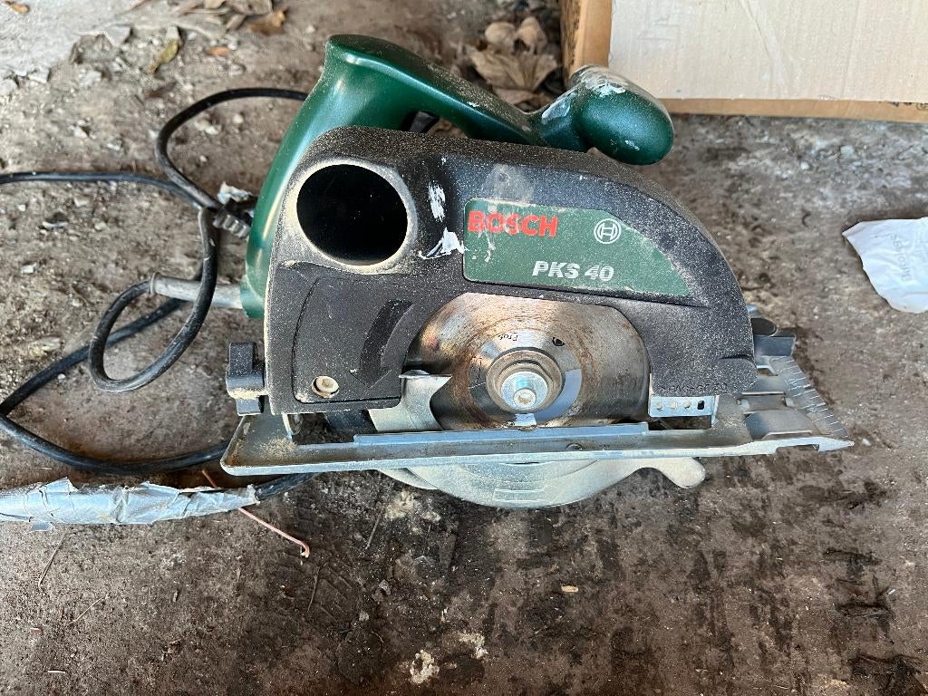 SCIE CIRCULAIRE, Bricolage & Construction, Outillage | Scies mécaniques, 600 à 1200 watts, Enlèvement, Utilisé, Scie circulaire