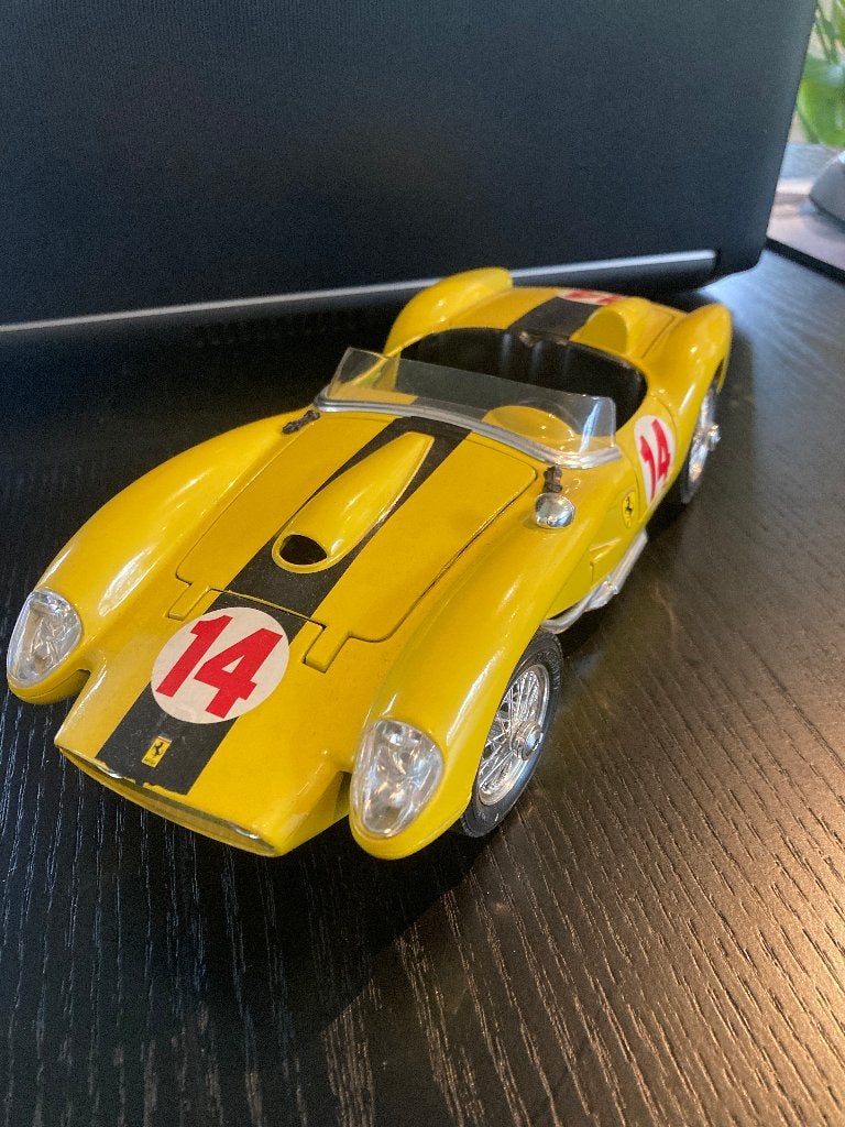 ferrari schaalmodel 1:18, Hobby en Vrije tijd, Ophalen, Zo goed als nieuw, Auto, Burago