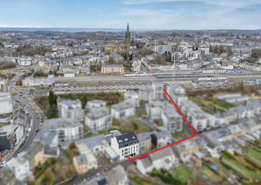 Beveiligde parkeerplaats - station Arlon, Immo, Garages en Parkeerplaatsen, Provincie Luxemburg