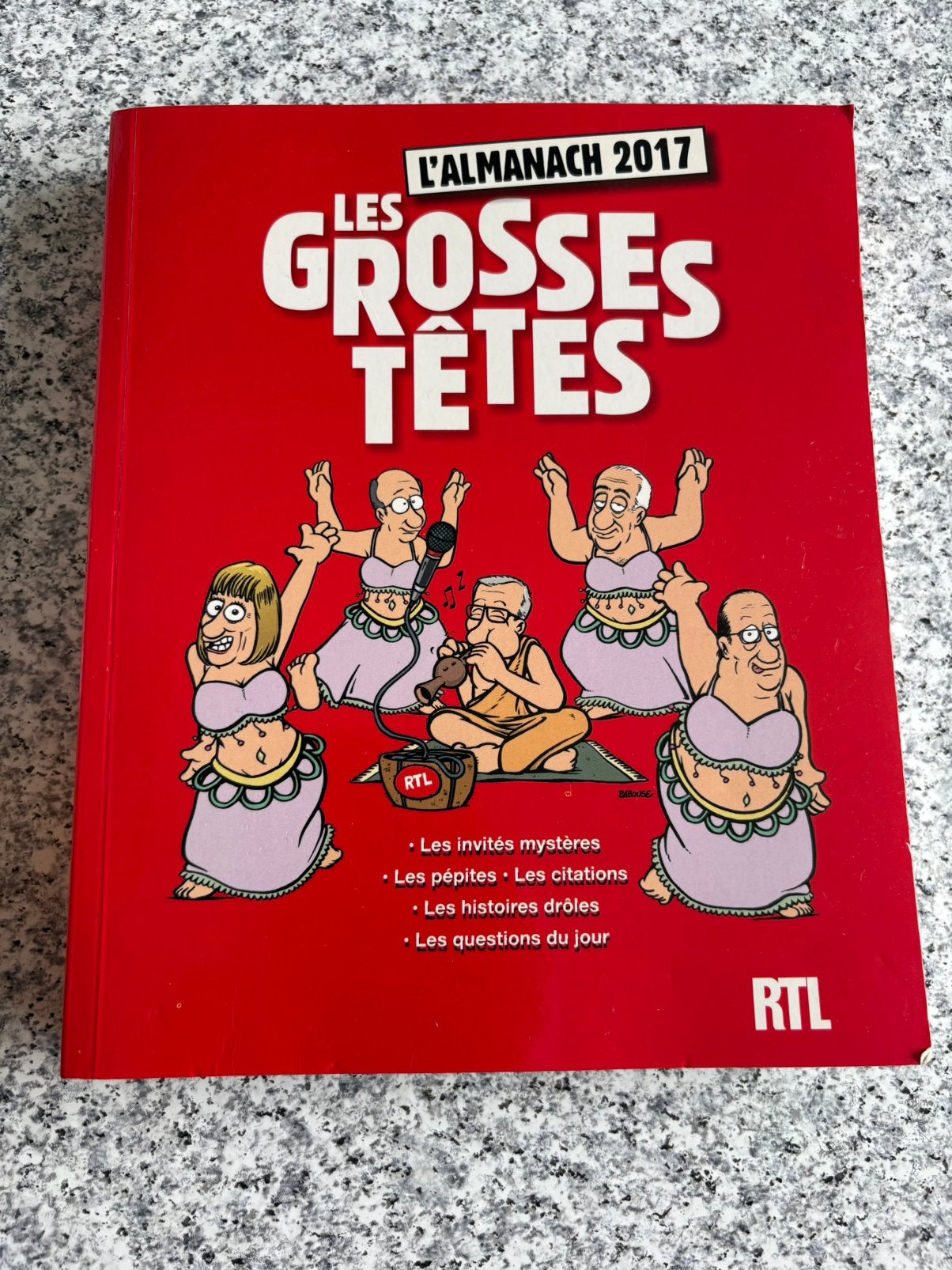 Livre « ALMANACH DES GROSSES TETES 2017 », Ophalen of Verzenden, Zo goed als nieuw
