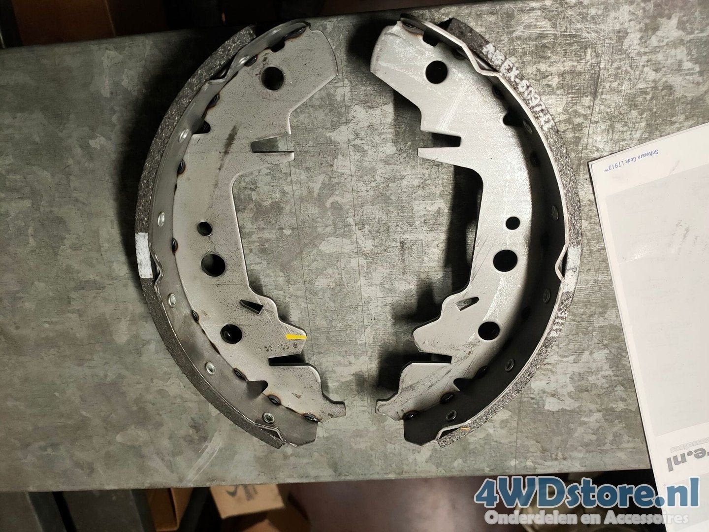 Chrysler Voyager Remschoenset 04883833AA, Neuf, -, -, Enlèvement ou Envoi