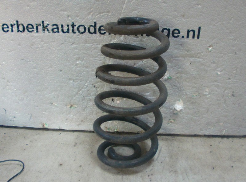 RESSORT DE SUSPENSION ARRIERE Audi A4 (B6) (01-2000/01-2005), Auto-Union-Straße  1,
85057  Ingolstadt, DE, Info@audi.de, Audi