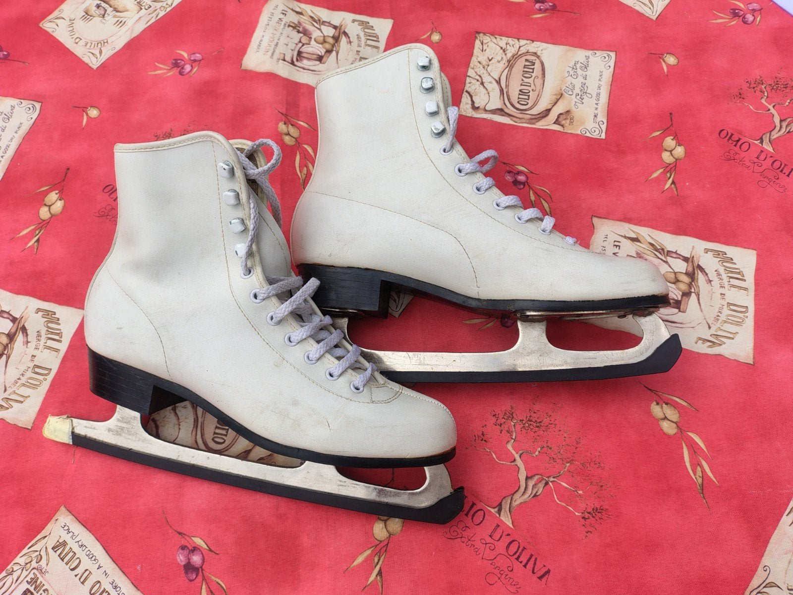 Schaatsen maat 39, Sports & Fitness, Patinage, Enlèvement, Utilisé, Patinage artistique