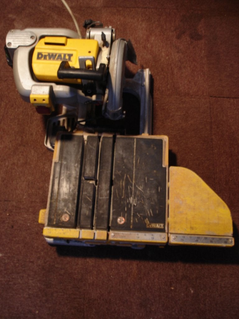 Dewalt tegelzaagmachine D24000 - TYPE 1 Wet Saw, Bricolage & Construction, Outillage | Scies mécaniques, DeWalt, 1200 watts ou plus
