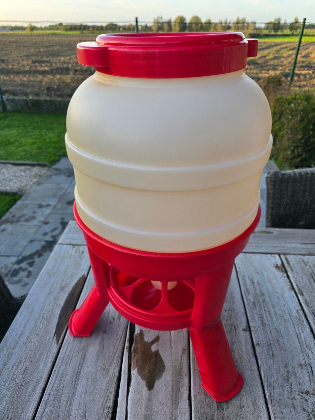 voeder & water ton, Dieren en Toebehoren, Ophalen, Zo goed als nieuw, Drinken en Voederen
