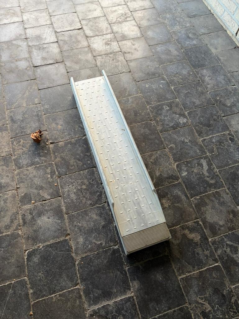 Oprijplaat motor, Ophalen, Gebruikt
